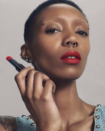lipcolormatte-65179119-attitude.jpg