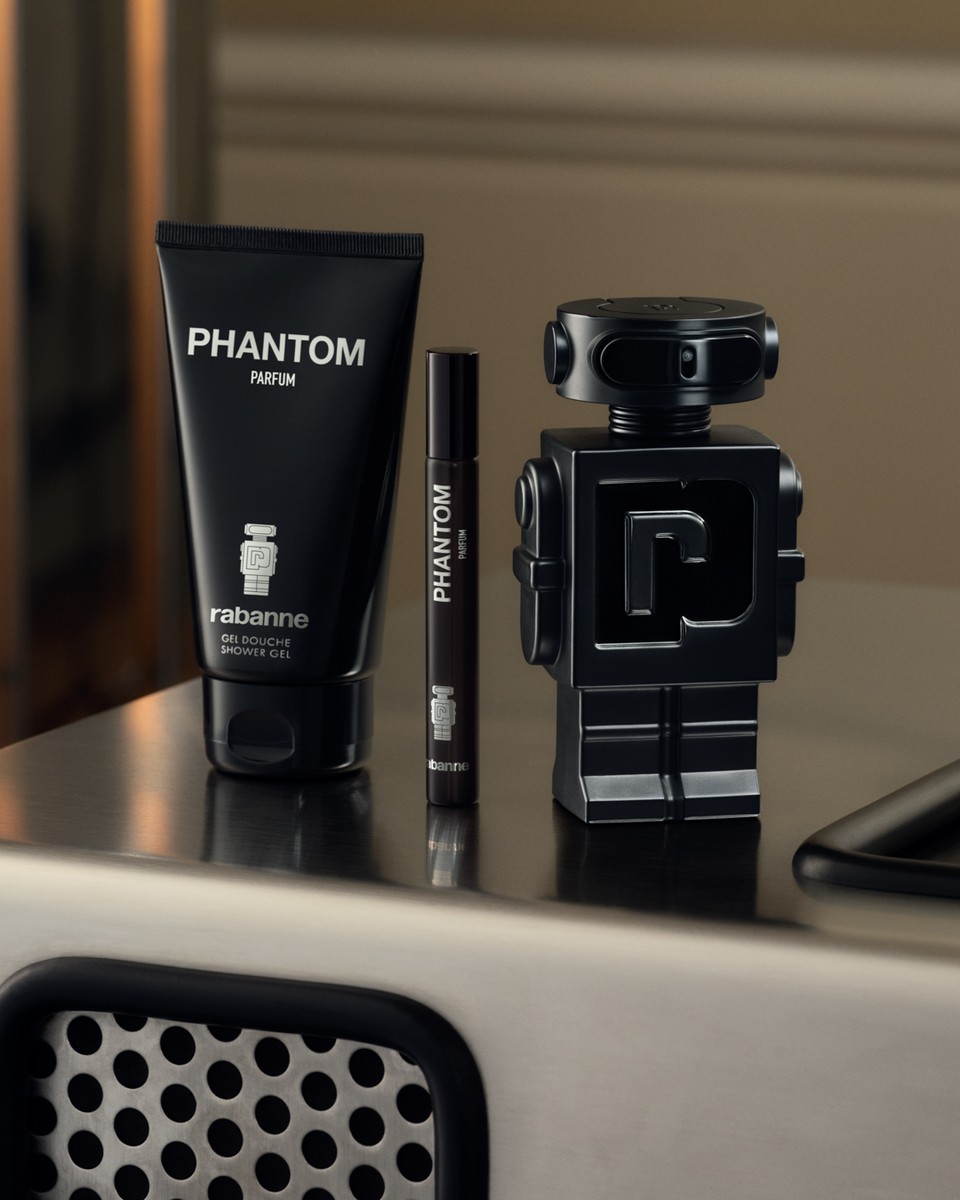 CG_290_PHANTOM-PARFUM-TRAVEL-KIT_1946_BASE_V4_sRGB_1080X1350.jpg